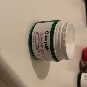 Cicapair Tiger grass color correcting treatment